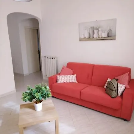 펜션 Casa Noemi, A Pochi Passi Dalle Spiagge E Dal Centro Di Arma Di Taggia.