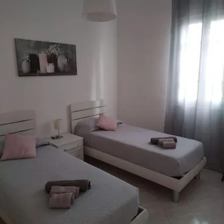 Holiday home Casa Noemi, A Pochi Passi Dalle Spiagge E Dal Centro Di Arma Di Taggia. Arma di Taggia