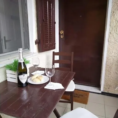 Casa Noemi, A Pochi Passi Dalle Spiagge E Dal Centro Di Arma Di Taggia. Arma di Taggia
